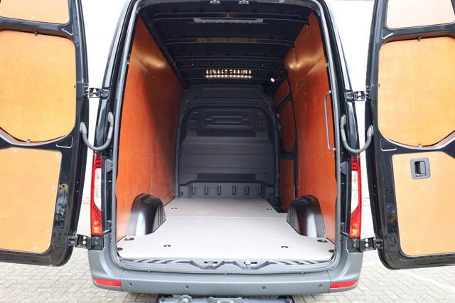 Mercedes-Benz SPRINTER PRO 319 L2H2 RWD automaat