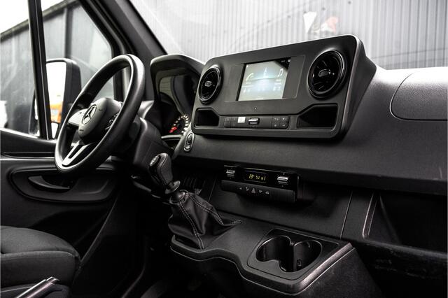 Mercedes-Benz SPRINTER 314 CDI Bakwagen met laadklep | Mbux | Euro 6 | Climate | Camera | Carplay