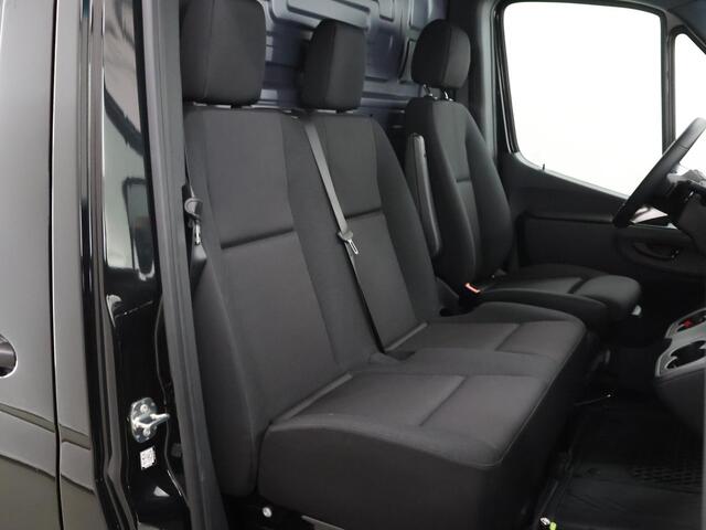 Mercedes-Benz SPRINTER 319 CDI L2 H2 Select | Aut. | Navigatie | Airco | Stoelverwarming | Achteruitrijcamera | Distronic | Dodehoekassistent | Geveerde Comfortstoel en bijrijdersbank | Trekhaakvoorbereiding 3500kg | Certified |