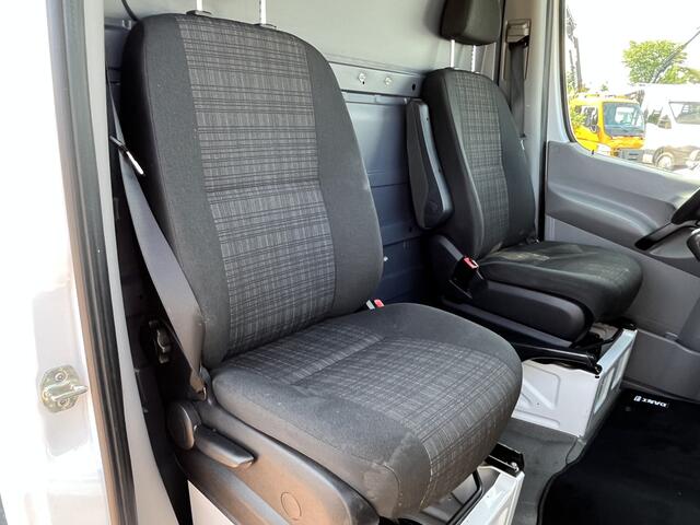 Mercedes-Benz SPRINTER 516 160pk Hoogwerker 17 meter Euro 6 Pto Omvormer Verkeersbord Bedieningspaneel Kastinrichting Airco Cruise control Tachograaf Steunpoten Telefoonverbinding
