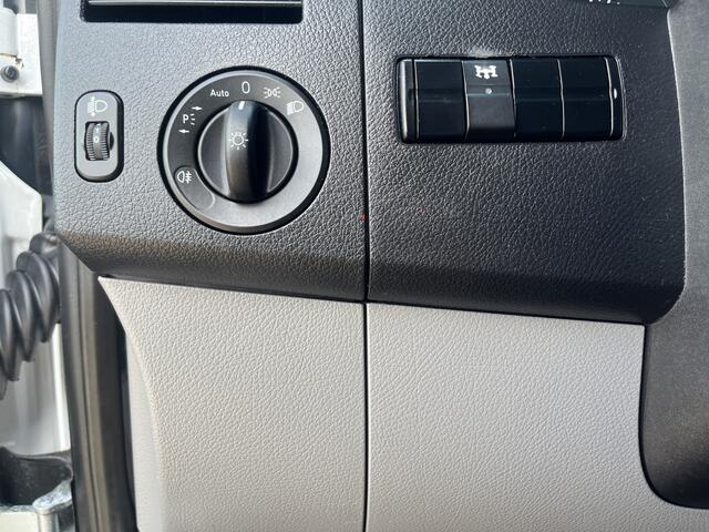 Mercedes-Benz SPRINTER 516 160pk Hoogwerker 17 meter Euro 6 Pto Omvormer Verkeersbord Bedieningspaneel Kastinrichting Airco Cruise control Tachograaf Steunpoten Telefoonverbinding