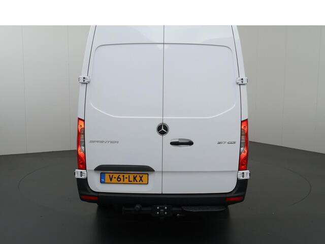 Mercedes-Benz SPRINTER 317 CDI Aut. | L3 H2 | Parkeercamera | Airco | Stoelverwarming | Spraakassistent | Trekhaak | 2800 KG. AHW | Certified