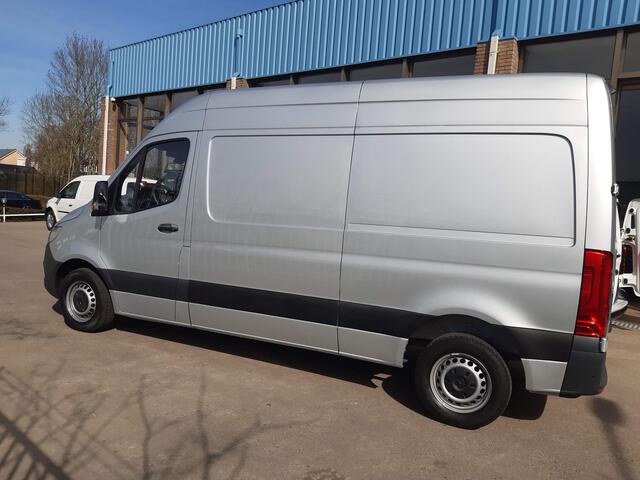 Mercedes-Benz SPRINTER L2H2 103 Kw/ 140Pk Autm. Airco Achteruitrijcamera Parkeersensors