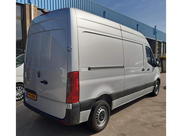 Mercedes-Benz SPRINTER L2H2 103 Kw/ 140Pk Autm. Airco Achteruitrijcamera Parkeersensors