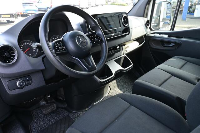 Mercedes-Benz SPRINTER 516 CDI L3 Bakwagen met Dhollandia laadklep Trekhaak, MBUX 10.25 met camera en navigatie
