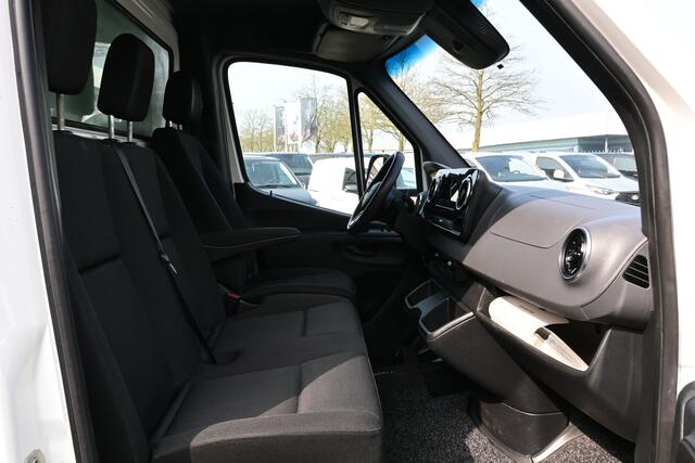 Mercedes-Benz SPRINTER 516 CDI L3 Bakwagen met Dhollandia laadklep Trekhaak, MBUX 10.25 met camera en navigatie