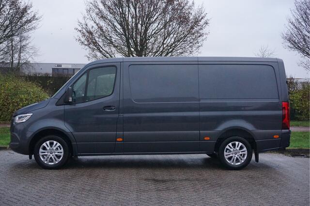 Mercedes-Benz SPRINTER 319CDI Select L2H1 BPM VRIJ!! 10.25" Mbux, ACC, LED, 3.5T Trekhaak, 17" LM!! NR. 829