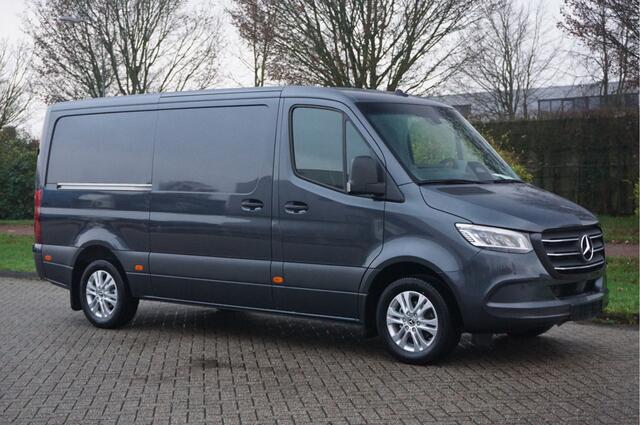 Mercedes-Benz SPRINTER 319CDI Select L2H1 BPM VRIJ!! 10.25" Mbux, ACC, LED, 3.5T Trekhaak, 17" LM!! NR. 829