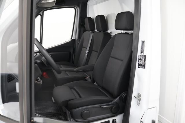 Mercedes-Benz SPRINTER 317 CDI L3 Bakwagen met Laadklep | Navigatie | Bluetooth | Airco | Keyless Go | Bakwagen | Laadklep | 3-zits | 1000 KG. Laadvermogen | Certified