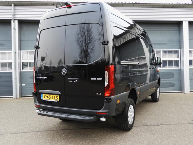 Mercedes-Benz SPRINTER 319 1.9 CDI L2H2 4x4 LED | 10,25" MBUX | DISTRONIC