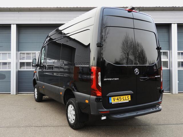 Mercedes-Benz SPRINTER 319 1.9 CDI L2H2 4x4 LED | 10,25" MBUX | DISTRONIC