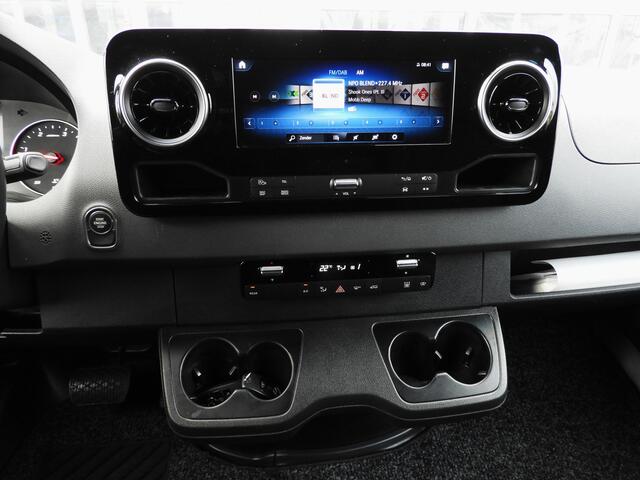 Mercedes-Benz SPRINTER 319 1.9 CDI L2H2 4x4 LED | 10,25" MBUX | DISTRONIC
