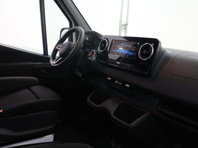 Mercedes-Benz SPRINTER 315 CDI Aut. | L2 H2 | Laadklep | Navigatie | 2-zits | DHollandia Laadklep | Achteruitrijcamera | Spiegelpakket | Cruise Contol | Zijwindassistent | Certified |