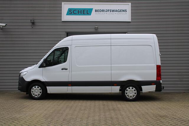 Mercedes-Benz SPRINTER 317CDI L2H2 Pro - Mbux 10 - 3.5t Trekhaak - Betimmering - Camera - Carplay - Bind spot - Cruise - Smartphone integratie - Rijklaar