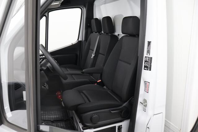 Mercedes-Benz SPRINTER 317 CDI L3 Bakwagen met Laadklep | Navigatie | Bluetooth | Airco | Keyless Go | Bakwagen | Laadklep | 3-zits | 1000 KG. Laadvermogen | Certified