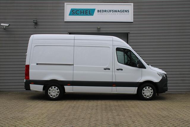 Mercedes-Benz SPRINTER 317CDI L2H2 Pro - 2x Schuifdeur - LED - Mbux 10 - 3.5t Trekhaak - Betimmering - Camera - Carplay - Bind spot - Cruise - Smartphone integratie - Rijklaar