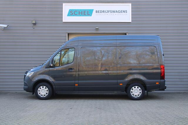 Mercedes-Benz SPRINTER 317CDI L2H2 Select - LED - Mbux 10 - 3.5t Trekhaak - Geveerde Stoel - Betimmering - Camera - Carplay - Bind spot - Cruise - Rijklaar