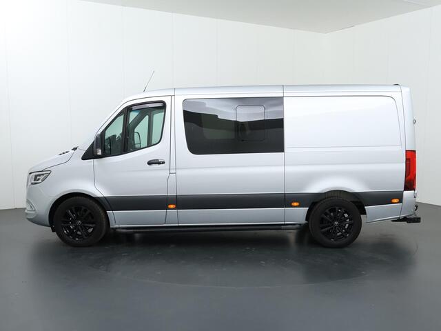Mercedes-Benz SPRINTER 319 | 3.0 V6 | L2 H1 | Dubbele Cabine | 3500 KG AHW | LM Velgen | Distronic | Trekhaak | 5-zits | V6 | Climate Control | Parkeercamera | Lederen bekleding | Certified