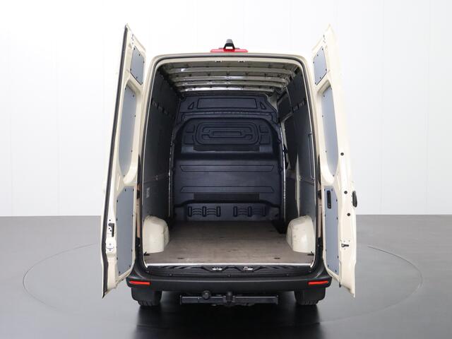 Mercedes-Benz SPRINTER 317CDI 9G-Tronic Automaat L2H2 | Led | 10" Mbux Navigatie+Camera | 3-Persoons | Trekhaak