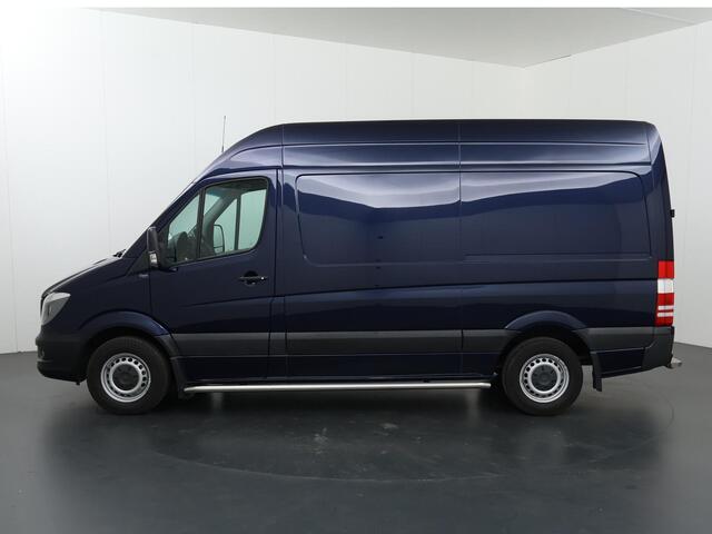 Mercedes-Benz SPRINTER 316 CDI Aut. | L2 H2 | Airco | Cruise Control | Trekhaak | Parkeercamera | 3500KG. AHW | 3-zits