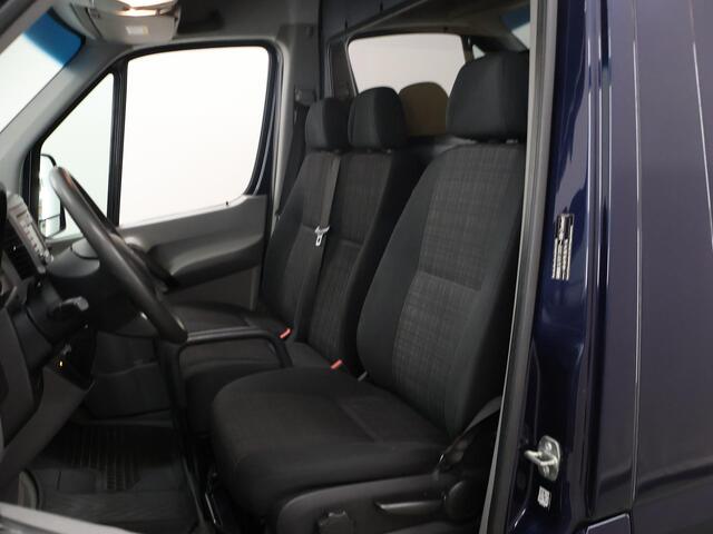 Mercedes-Benz SPRINTER 316 CDI Aut. | L2 H2 | Airco | Cruise Control | Trekhaak | Parkeercamera | 3500KG. AHW | 3-zits