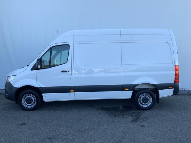 Mercedes-Benz SPRINTER 319 3.0 CDI L2H2 Automaat Airco Navi Cruise Leer 3 Zits Opstap &Trekhaak 2000kg Euro 6 Camera 6 Cilinder