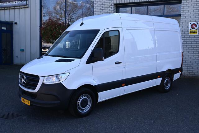Mercedes-Benz SPRINTER 317 CDI L2H2 3500 kg trekhaak, MBUX met parkeerpakket en camera