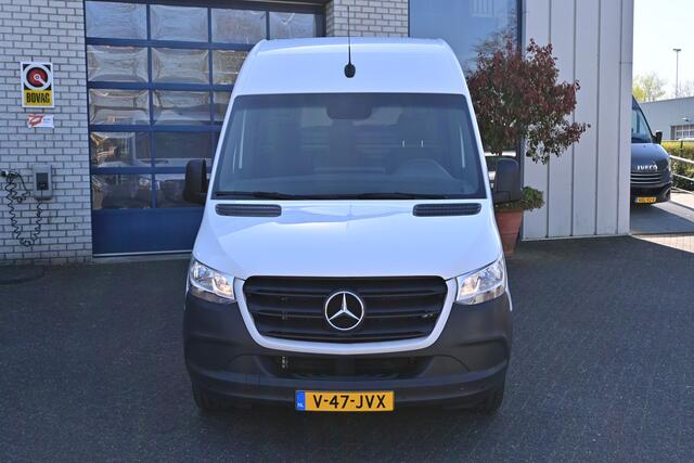 Mercedes-Benz SPRINTER 317 CDI L2H2 3500 kg trekhaak, MBUX met parkeerpakket en camera