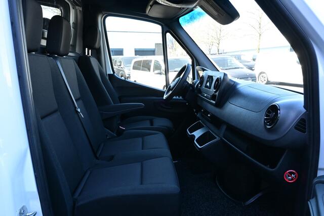 Mercedes-Benz SPRINTER 317 CDI L2H2 3500 kg trekhaak, MBUX met parkeerpakket en camera