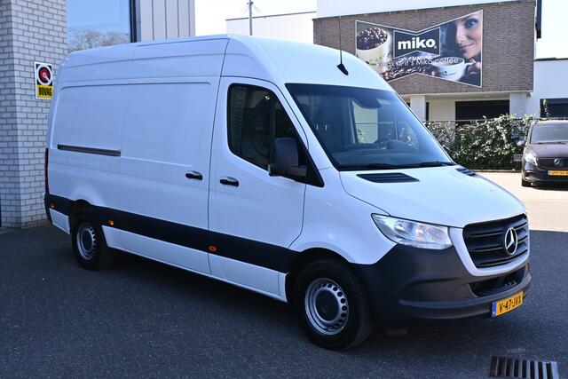 Mercedes-Benz SPRINTER 317 CDI L2H2 3500 kg trekhaak, MBUX met parkeerpakket en camera