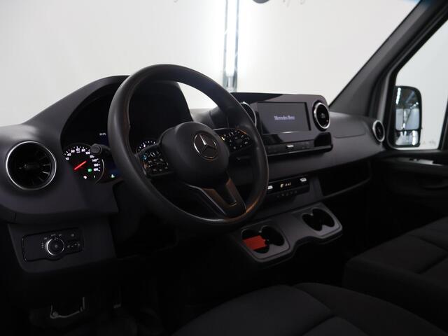 Mercedes-Benz SPRINTER 315 CDI Aut. | L2 H2 | Parkeercamera | Trekhaak 3500kg | Airco | Achteruitrijcamera | Dodehoekwaarschuwing | Comfort bestuurdersstoel en bijrijdersbank | Navigatie | Cruise Control | Spiegelpakket | Certified
