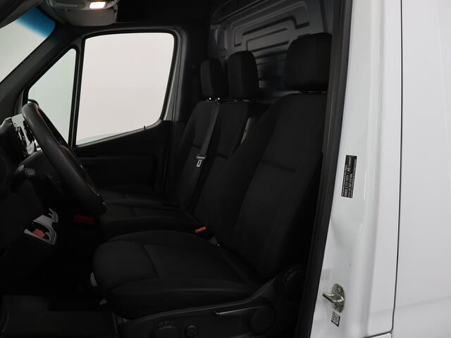 Mercedes-Benz SPRINTER 315 CDI Aut. | L2 H2 | Parkeercamera | Trekhaak 3500kg | Airco | Achteruitrijcamera | Dodehoekwaarschuwing | Comfort bestuurdersstoel en bijrijdersbank | Navigatie | Cruise Control | Spiegelpakket | Certified
