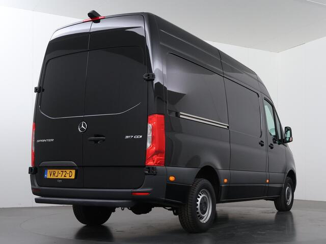 Mercedes-Benz SPRINTER 317 CDI | L2 H2 | Parkeercamera | 3-zits | Comfortstoel | Navigatie | Airco | Stoelverwarming | Certified