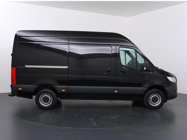 Mercedes-Benz SPRINTER 317 CDI | L2 H2 | Parkeercamera | 3-zits | Comfortstoel | Navigatie | Airco | Stoelverwarming | Certified