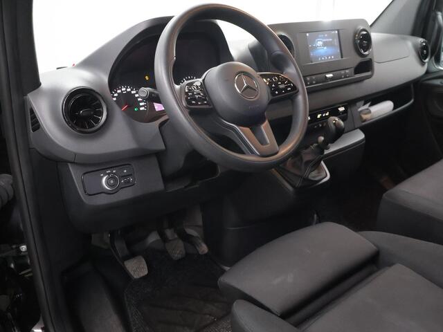 Mercedes-Benz SPRINTER 317 CDI | L2 H2 | Parkeercamera | 3-zits | Comfortstoel | Navigatie | Airco | Stoelverwarming | Certified