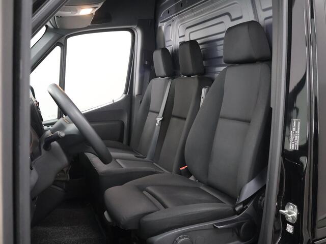 Mercedes-Benz SPRINTER 317 CDI | L2 H2 | Parkeercamera | 3-zits | Comfortstoel | Navigatie | Airco | Stoelverwarming | Certified