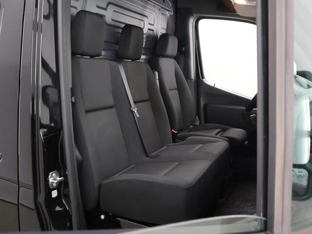Mercedes-Benz SPRINTER 317 CDI | L2 H2 | Parkeercamera | 3-zits | Comfortstoel | Navigatie | Airco | Stoelverwarming | Certified