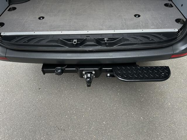 Mercedes-Benz SPRINTER 317 CDI L2 H2 3500KG Trekhaak / Automaat / MBUX / Carplay navigatie / Cruise control / Airco / 270 Graden achterdeuren