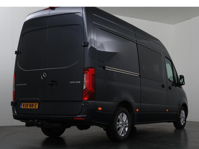 Mercedes-Benz SPRINTER 319 3.0 CDI V6 | L2 H2 | Dubbele Cabine | Climate Control | LM Velgen | 5-zits | Navigatie | Schuifdeur L+R | 3500KG AHW | 360° Camera | Certified |