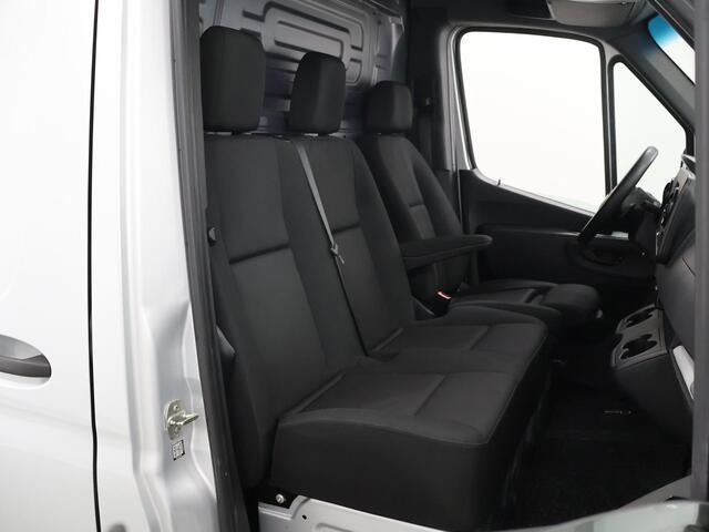 Mercedes-Benz SPRINTER 315 CDI L2 H2 | Aut. | 3500 KG AHW | Sidebars | Carplay | Airco | Cruise | 3-zits | Certified