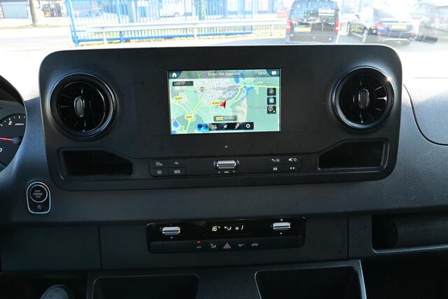 Mercedes-Benz SPRINTER 317 CDI L3H2 3500 KG trekhaak, Navigatie met camera