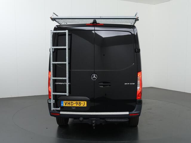 Mercedes-Benz SPRINTER 317 CDI Aut. | L2 H1 | 3500 KG Trekhaak | Lederen bekleding | Navigatie | Parkeercamera | Climate Control | Keyless Go | Certified