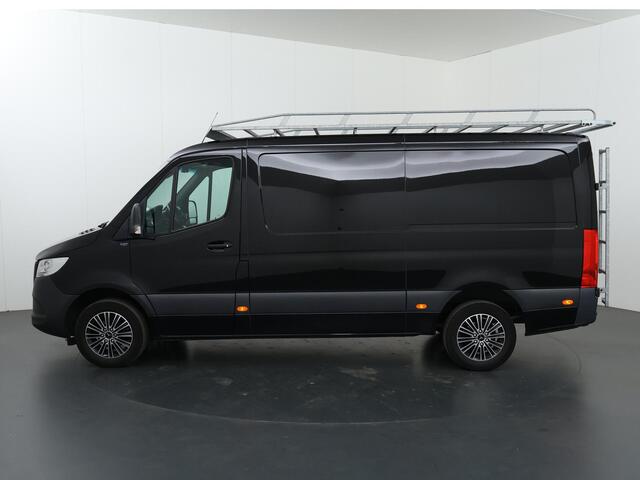 Mercedes-Benz SPRINTER 317 CDI Aut. | L2 H1 | 3500 KG Trekhaak | Lederen bekleding | Navigatie | Parkeercamera | Climate Control | Keyless Go | Certified