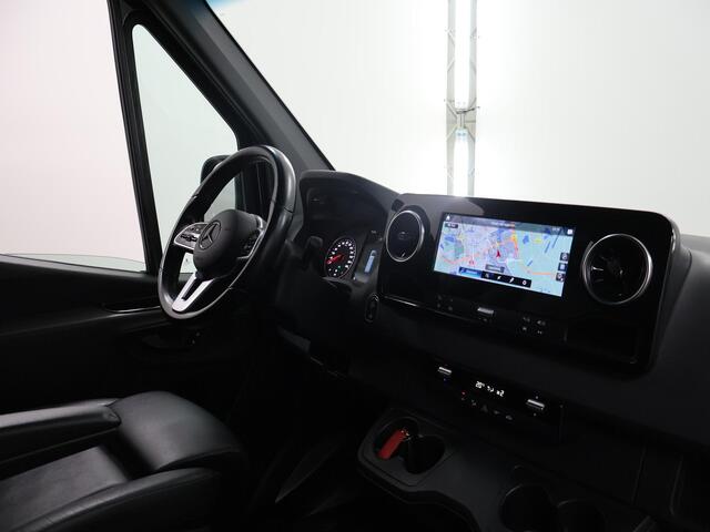 Mercedes-Benz SPRINTER 317 CDI Aut. | L2 H1 | 3500 KG Trekhaak | Lederen bekleding | Navigatie | Parkeercamera | Climate Control | Keyless Go | Certified