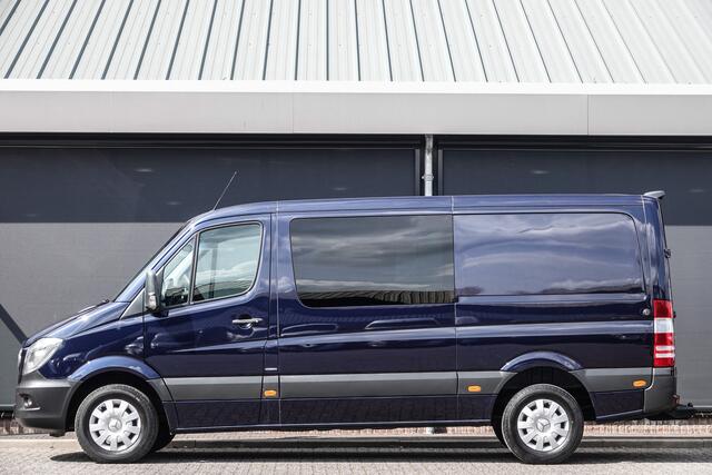 Mercedes-Benz SPRINTER L2H1 DC 319Cdi 3.0 6-Cilinder 190Pk 7G-tronic | RWD | Dubbele Cabine 5-Persoons | Trekhaak | Canvasit blauw