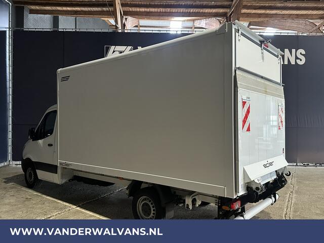Mercedes-Benz SPRINTER 316 CDI 164pk Bakwagen L439cm Laadklep Euro6 Airco | Camera | Navigatie | Apple Carplay | Android auto MBUX, Bijrijdersbank