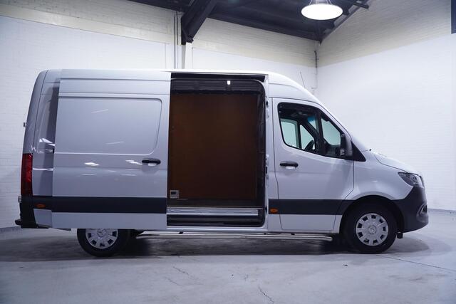 Mercedes-Benz SPRINTER 316 CDI 163 pk Aut. L2H2 Navi, Trekhaak Camera, Dodehoek Assist, Laadruimte Pakket, NAP, 3-Zits