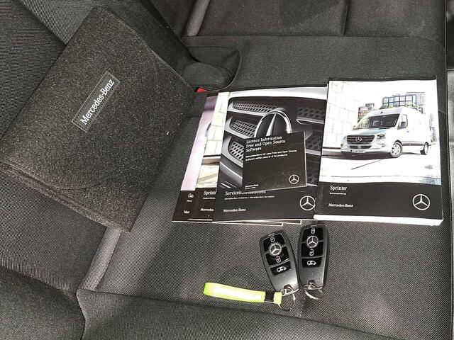 Mercedes-Benz SPRINTER 317 1.9 CDI L2H2 RWD Automaat, 3.5t-Trekhaak, RWD, Mbux, Airco, Cruise, 170 PK, Euro 6!