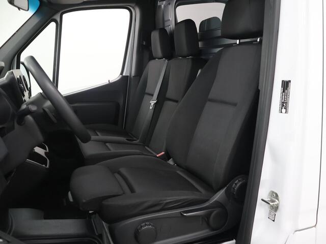 Mercedes-Benz SPRINTER 317 CDI Aut. | L2 H2 | Airco | Cruise Control | Trekhaak | Achterdeuren met ruit | Comfort-stoel | Certified