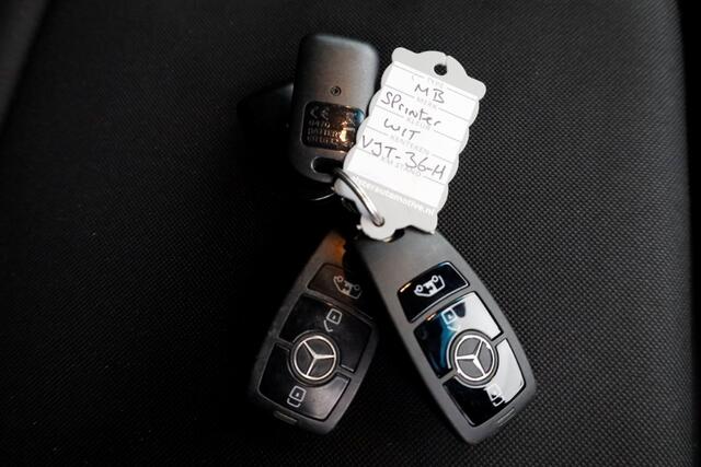 Mercedes-Benz SPRINTER 315 CDI 150pk RWD 9G Automaat L2H2 Navi/Camera Trekhaak 3500kg 03-2021